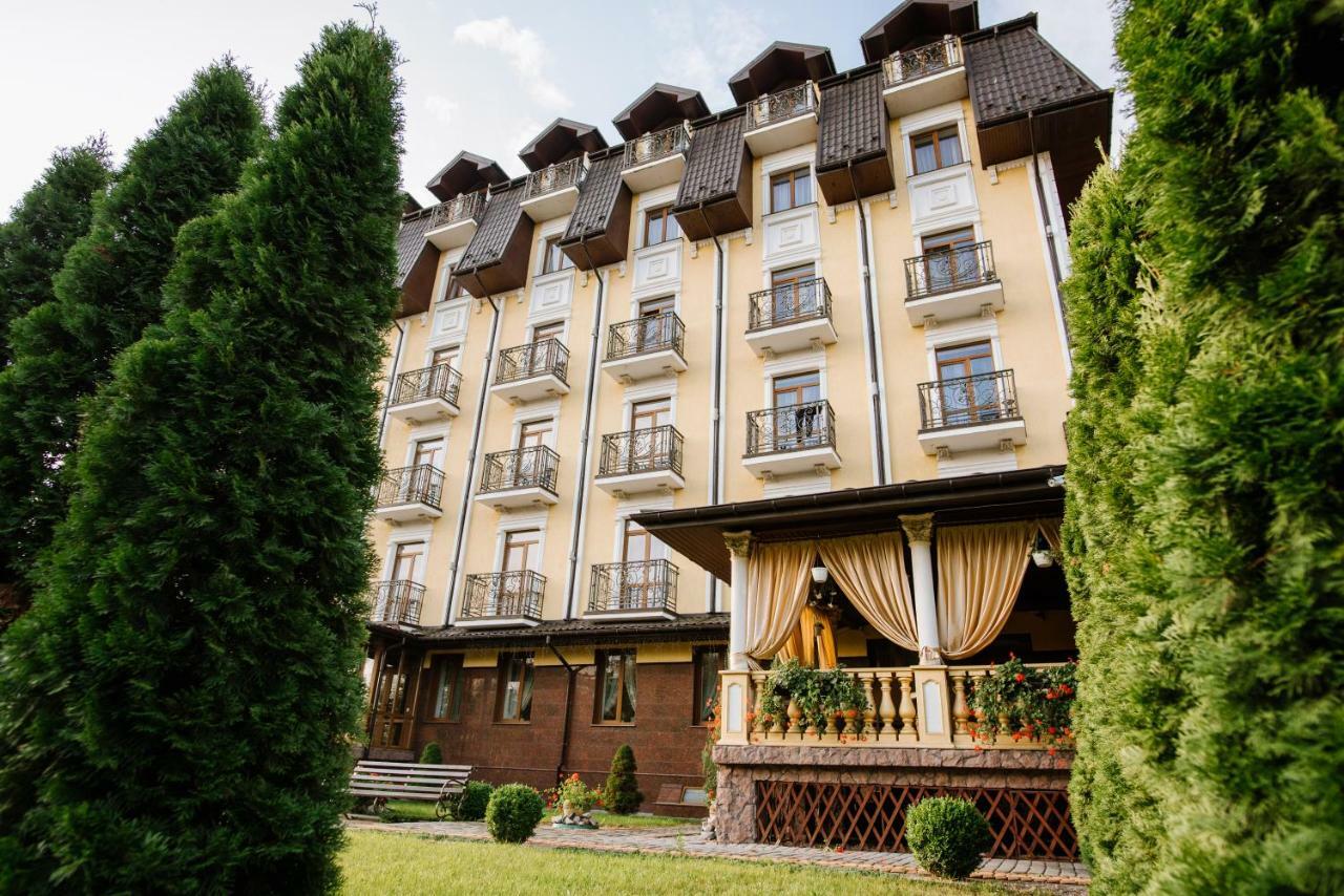 Курортний Готель Золота Корона Truskavec Exteriér fotografie